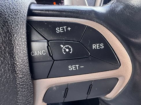 Used 2014 Jeep Grand Cherokee Limited w/ Luxury Group II AWD/4WD image 28