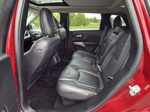 Used 2017 Jeep Cherokee Limited AWD/4WD image 22