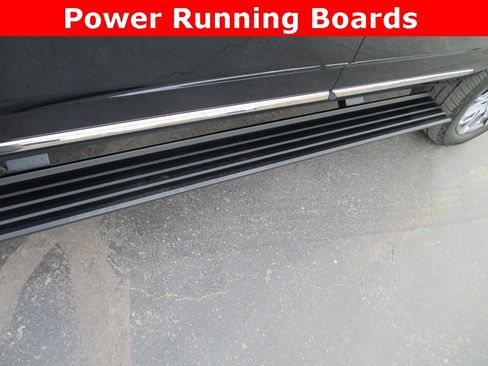 Used 2023 GMC Yukon Denali Ultimate image 13