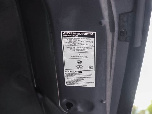 Used 2024 Honda Pilot Touring image 24