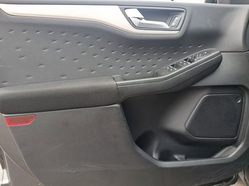 Used 2020 Ford Escape SE image 12