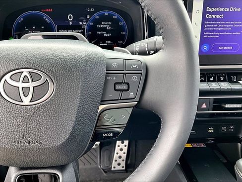 Used 2025 Toyota Camry XSE w/ Premium Plus Package image 11