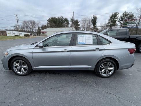 Used 2024 Volkswagen Jetta SE image 8