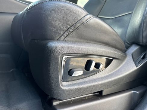 Used 2020 Cadillac Escalade Luxury w/ Escalade Sport Edition image 28