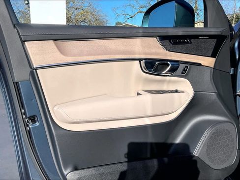 New 2026 Volvo XC90 T8 Ultra w/ Protection Package Premier image 24