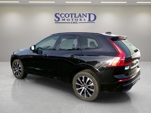 Used 2025 Volvo XC60 B5 Core image 8