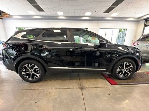 Used 2024 Kia Sportage EX FWD image 7