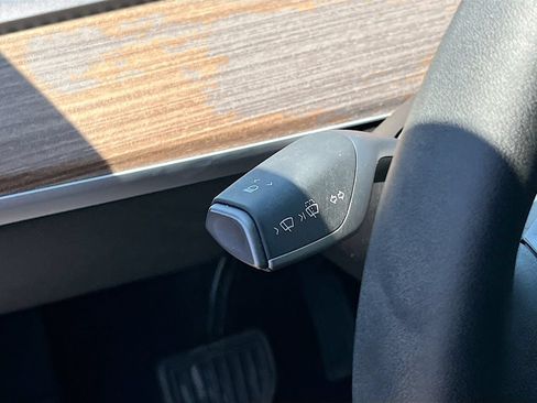 Used 2024 Tesla Model Y Long Range RWD image 10