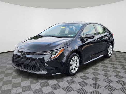 Used 2020 Toyota Corolla LE FWD image 2