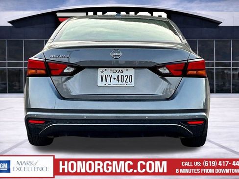 Used 2025 Nissan Altima 2.5 SV image 5