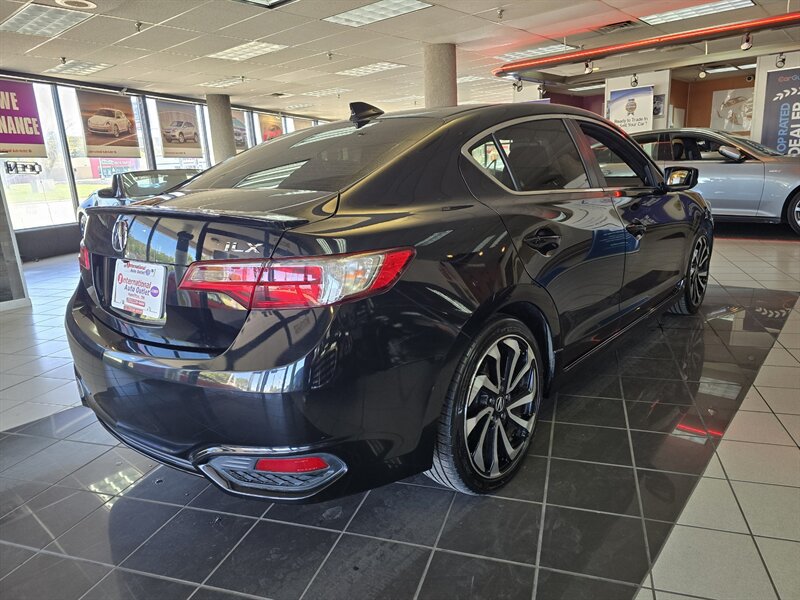 Used 2017 Acura ILX FWD image 4
