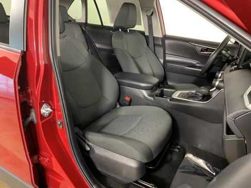 Used 2022 Toyota RAV4 XLE w/ XLE Grade Weather Package AWD/4WD image 37