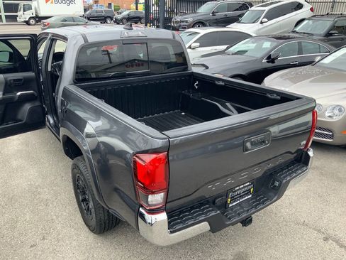Used 2021 Toyota Tacoma SR5 RWD image 8