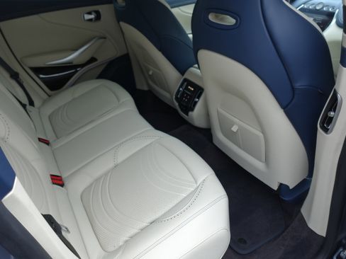 Used 2024 Aston Martin DBX 707 image 11