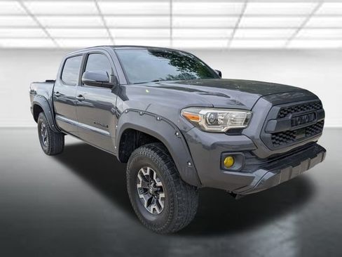 Used 2019 Toyota Tacoma TRD Off-Road w/ Technology Package AWD/4WD image 1