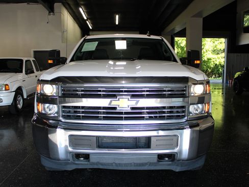 Used 2018 Chevrolet Silverado 2500 W/T w/ WT Convenience Package RWD image 9