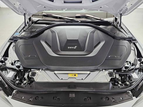 New 2025 BMW i4 xDrive40i image 9