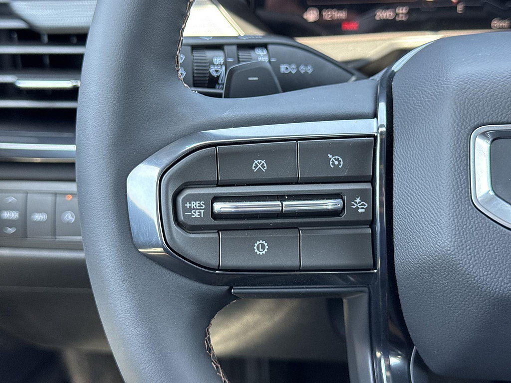 New 2026 GMC Acadia AT4 w/ Luxury Package AWD/4WD image 9