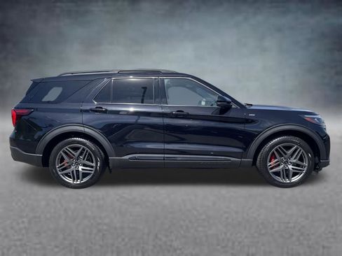 Used 2025 Ford Explorer ST-Line w/ Premium Package RWD image 4