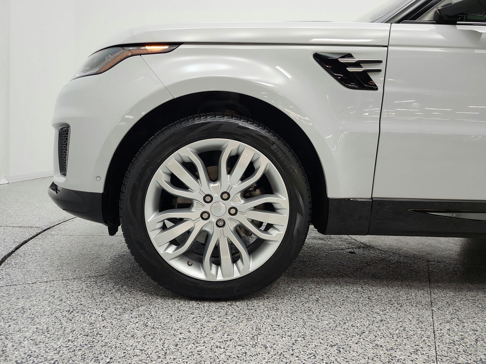 Used 2018 Land Rover Range Rover Sport HSE AWD/4WD image 22