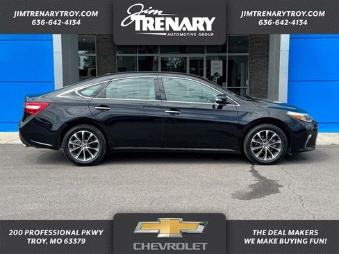 Used 2017 Toyota Avalon XLE w/ All Weather Liner Package FWD image 1