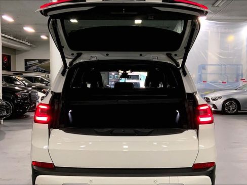 Used 2023 BMW X5 xDrive40i w/ Parking Assistance Package image 32