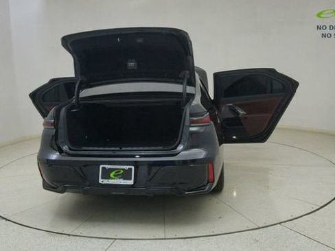 Used 2025 BMW i7 eDrive50 w/ M Sport Package RWD image 73