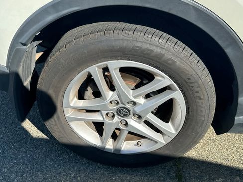 Used 2020 Toyota C-HR LE image 17