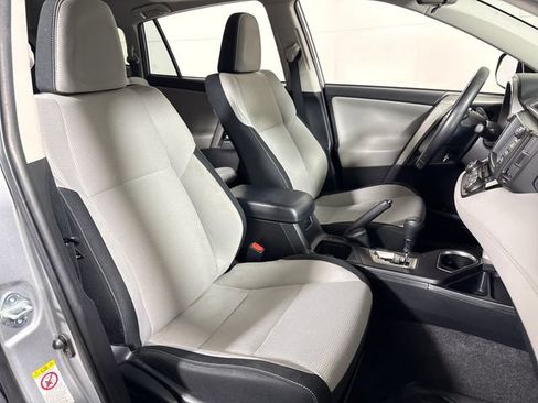 Used 2018 Toyota RAV4 XLE w/ Convenience Package AWD/4WD image 14
