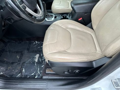Used 2016 Jeep Cherokee Limited AWD/4WD image 23