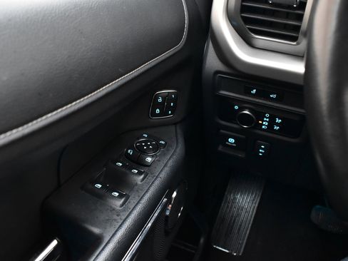 Used 2024 Ford Expedition XLT image 37