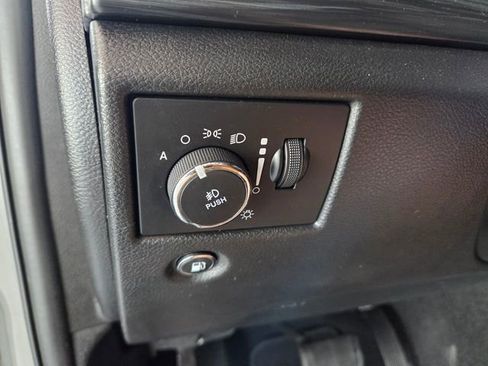 Used 2020 Jeep Grand Cherokee Altitude RWD image 21