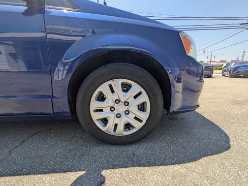 Used 2019 Dodge Grand Caravan SE FWD image 13