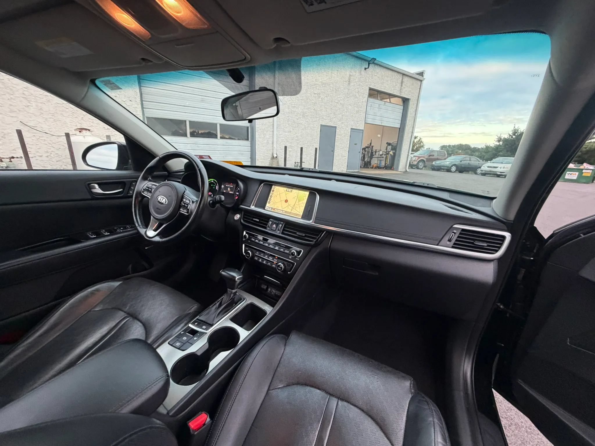 Used 2017 Kia Optima EX FWD image 25
