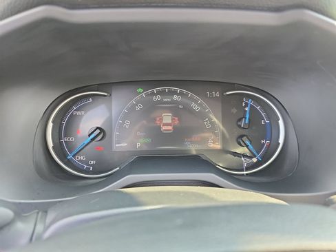 Certified 2025 Toyota RAV4 LE AWD/4WD image 23