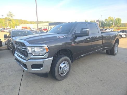 Used 2024 RAM 3500 Tradesman w/ Chrome Appearance Group AWD/4WD image 2