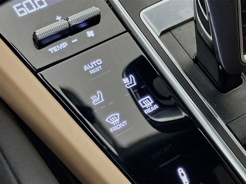 Used 2023 Porsche Cayenne S image 21