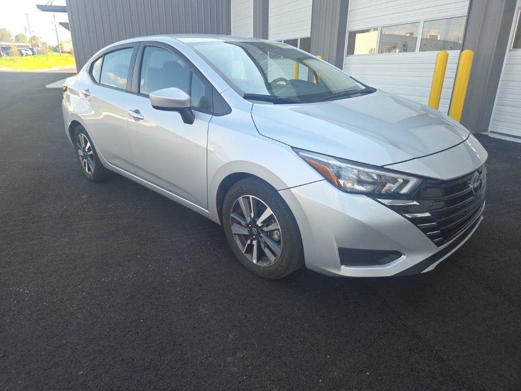 Used 2025 Nissan Versa SV FWD image 15