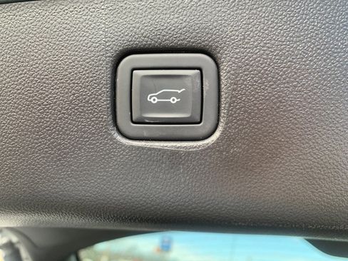 Used 2024 Chevrolet Blazer LT w/ Convenience Package image 9