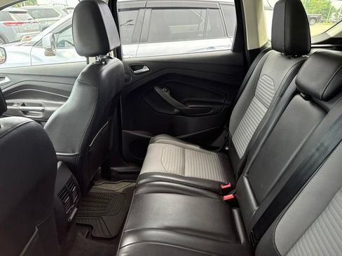 Used 2017 Ford Escape SE w/ Equipment Group 201A FWD image 5