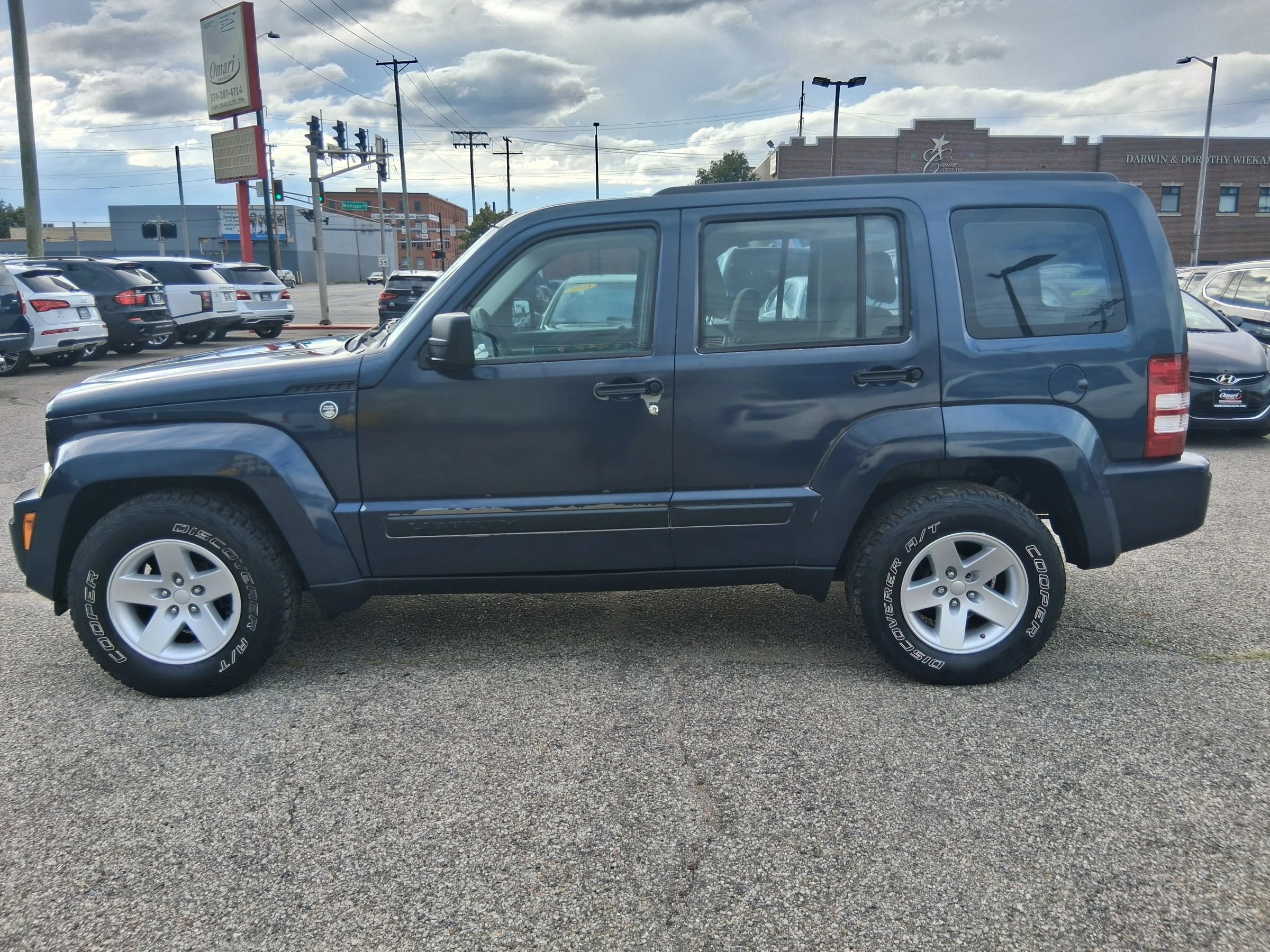 Used 2008 Jeep Liberty Sport AWD/4WD image 3