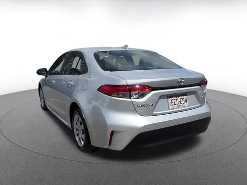 Used 2025 Toyota Corolla LE FWD image 11