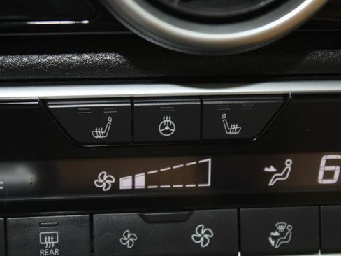 Used 2022 Nissan Sentra SV w/ SV Premium Package image 35