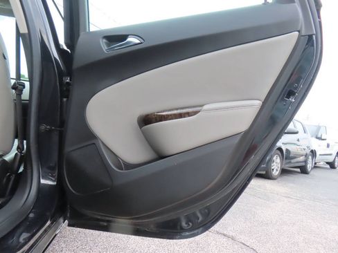Used 2013 Buick Verano FWD image 36