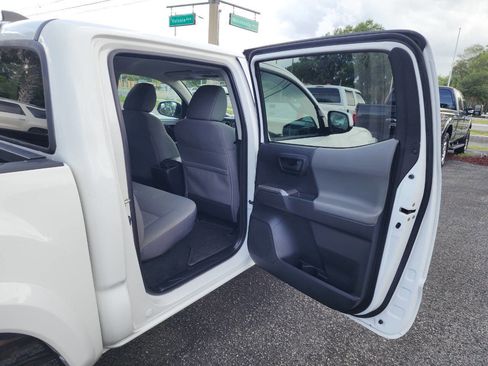 Used 2016 Toyota Tacoma SR5 image 29