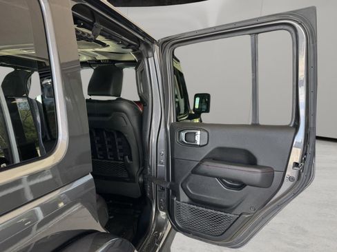 Used 2021 Jeep Wrangler Unlimited Rubicon AWD/4WD image 31