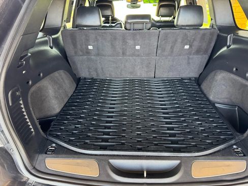 Used 2019 Jeep Grand Cherokee Limited image 22