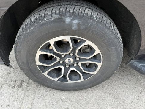 Used 2024 Ford Expedition XLT image 6