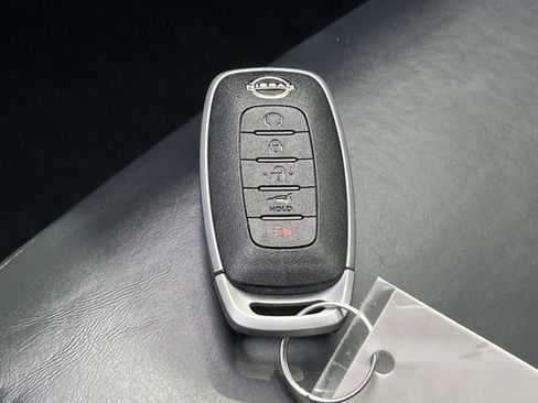 Used 2025 Nissan Pathfinder Platinum FWD image 41