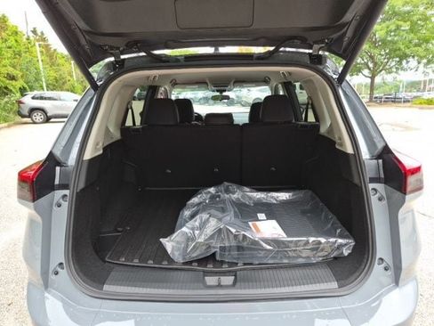 New 2026 Nissan Rogue SV AWD/4WD image 9